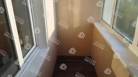 Остекление и отделка балкона в многоквартирном доме Остекление и отделка балкона в многоквартирном доме