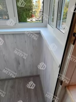 Отделка и остекление Г-образного балкона Отделка и остекление Г-образного балкона