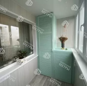 Хранение вещей и зона отдыха на балконе Хранение вещей и зона отдыха на балконе